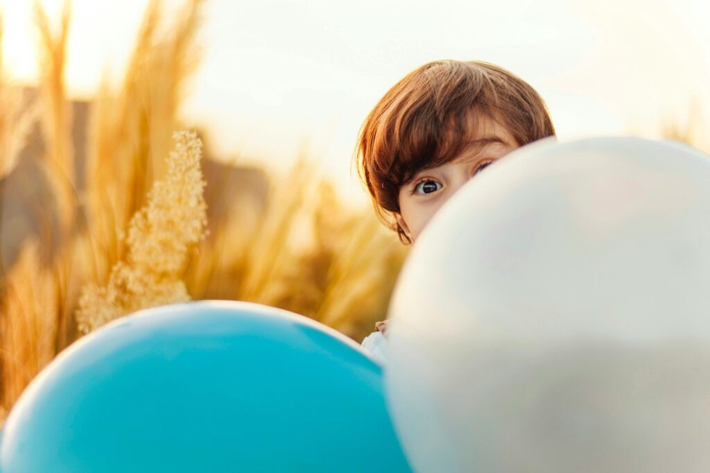 balloons child